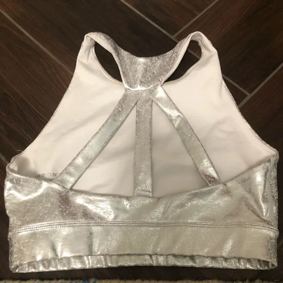Carbon 38 Crackle Foil Sports Bra, Metallic Silver, High Neck, SZ XS - Picture 3 of 4